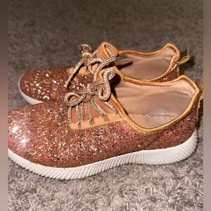 Qupid Gold Glitter Size 6.5 Women's Tennis shoes Sparkly